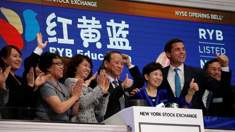 红黄蓝股价十分钟跌超50%,刚刚起飞的“幼儿园概念股”要消失了?